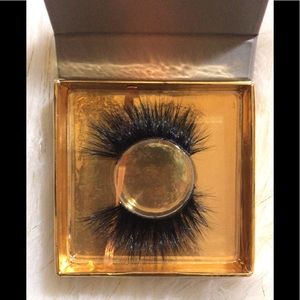 NEW ARI LASHES : Dramatic💕